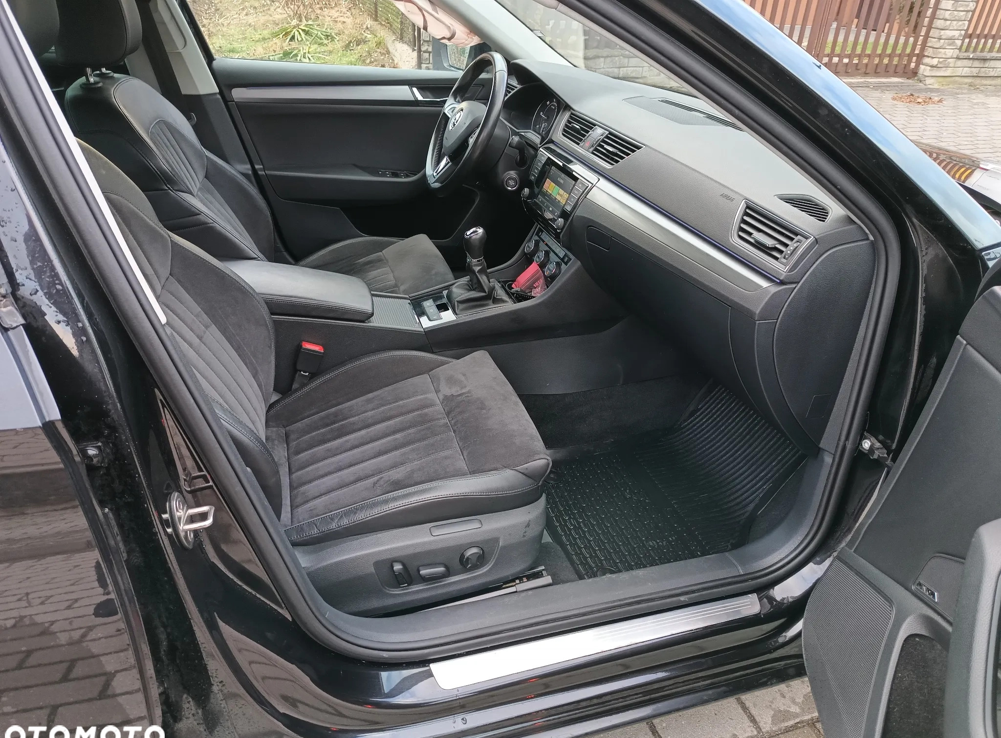 Skoda Superb cena 55900 przebieg: 136000, rok produkcji 2016 z Nysa małe 497